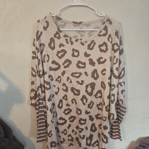 Leopard Print Long Sleeve Top Size Large